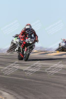 media/Dec-07-2025-CVMA (Sun) [[3e7d2de5dc]]/Race 7-Formula Lightweight Twins Shootout/